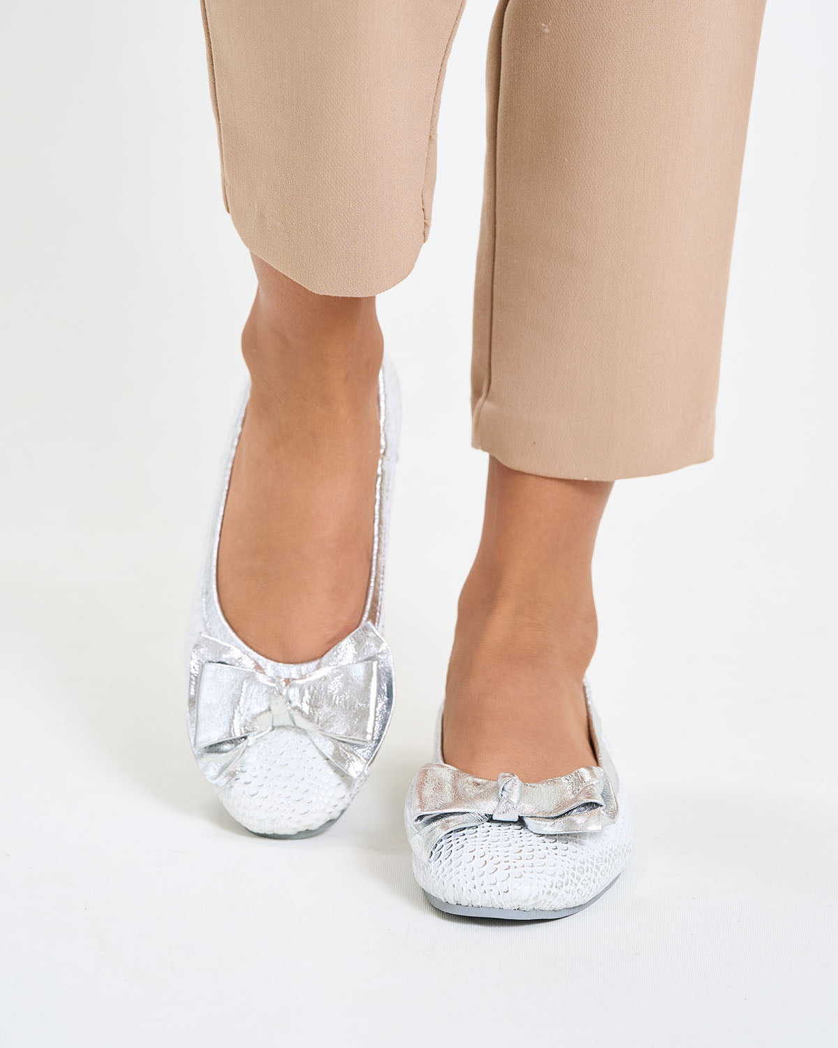 BALETA BLANCA CON PLATEADO