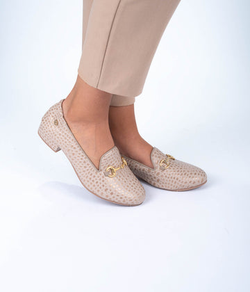 BALETA CÓMODA DE TACÓN TAUPE